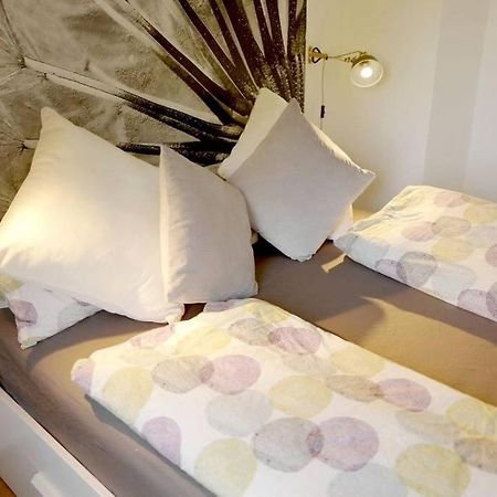 Stilvolle Wohnung Direkt In Der City Wurzburg Bagian luar foto