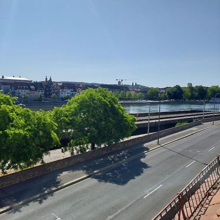 Stilvolle Wohnung Direkt In Der City Wurzburg Bagian luar foto