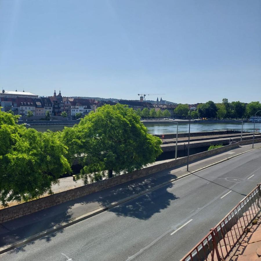 Stilvolle Wohnung Direkt In Der City Wurzburg Bagian luar foto